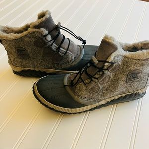 Sorel Out N About Gray Boots